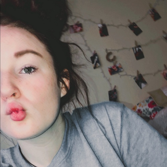 Meet your Posher, Chloe - Picture 1 of 1